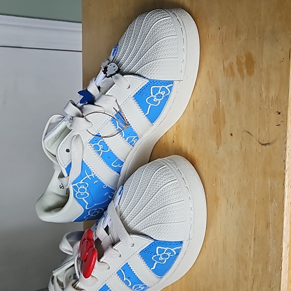 ADIDAS HELLO KITTY SNEAKERS - Picture 11 of 16